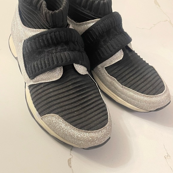 Chanel glitter sneakers - Picture 4 of 10